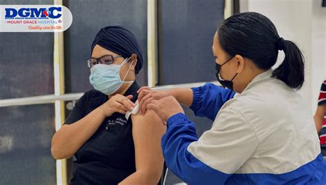 Bivalent vaccination starts in Cavite .